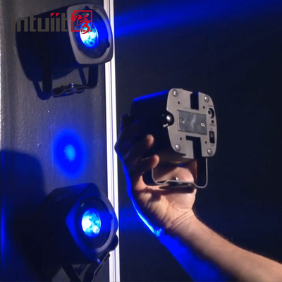 IRリモート・コントロール電池式LEDの段階はDJの結婚式のでき事のUplighterの充満場合の標準ライトをつける