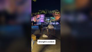 文化照明工場が照明をテスト中