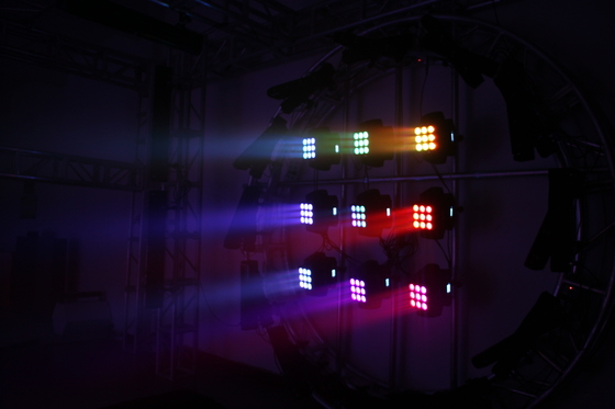 1 RGBW LEDの移動マトリックスのビーム効果DJの照明に付きIP20 LEDの段階ライト ピクセル9*10W 4
